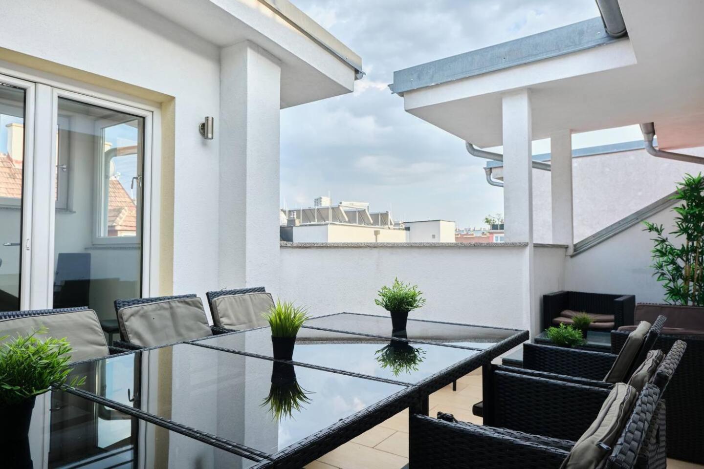 Apartments I 5 Minutes To Metro Vienna Exterior photo